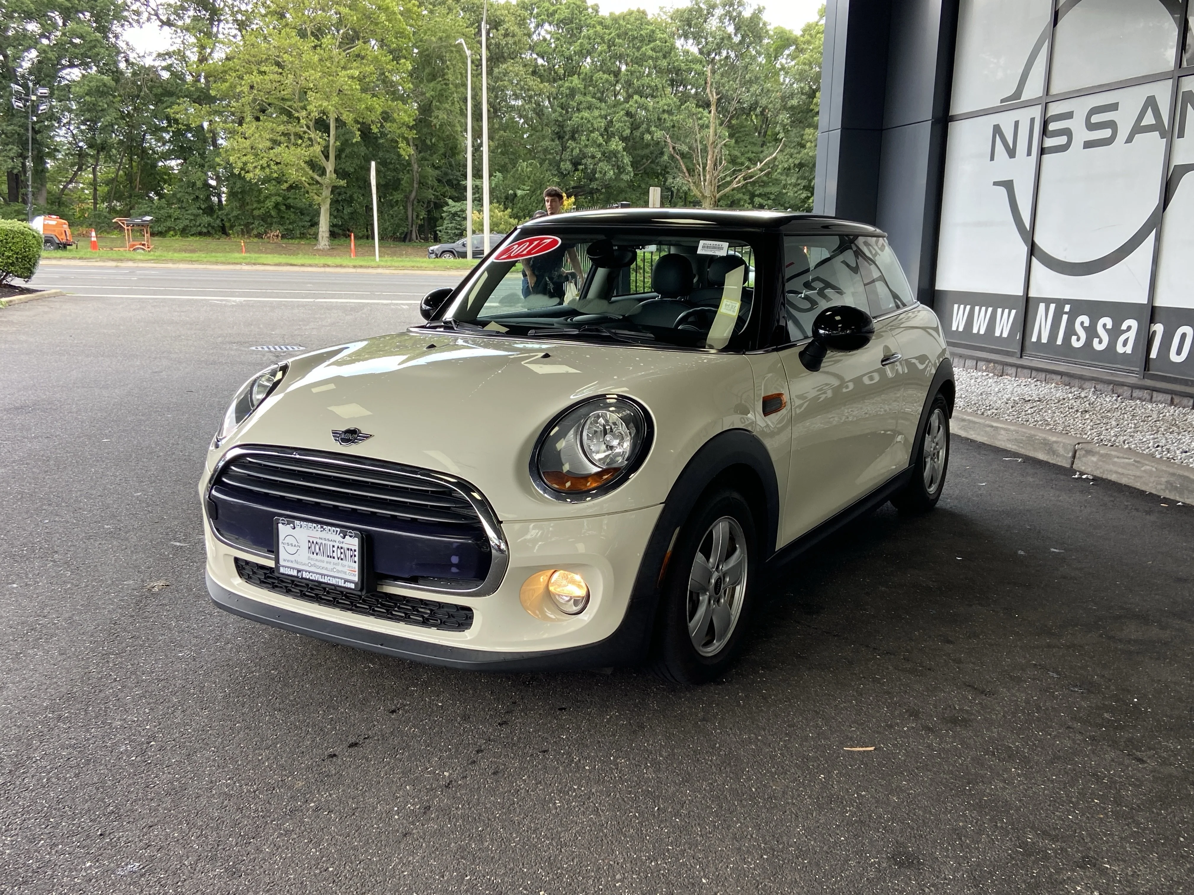 2017 MINI Cooper Base - Photo 8