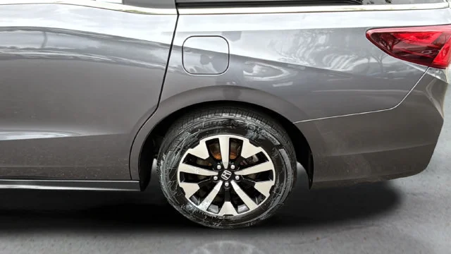 Used 2025  Honda EX-L image 43