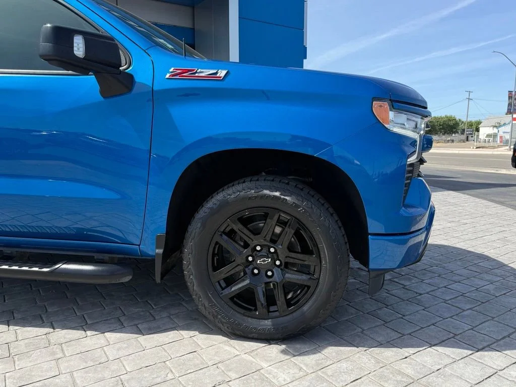 Used 2022 Glacier Blue Metallic Chevrolet RST image 5