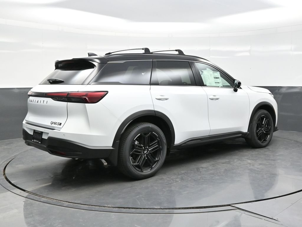 New 2027 2T RAD WHT INFINITI Sport AWD image 7
