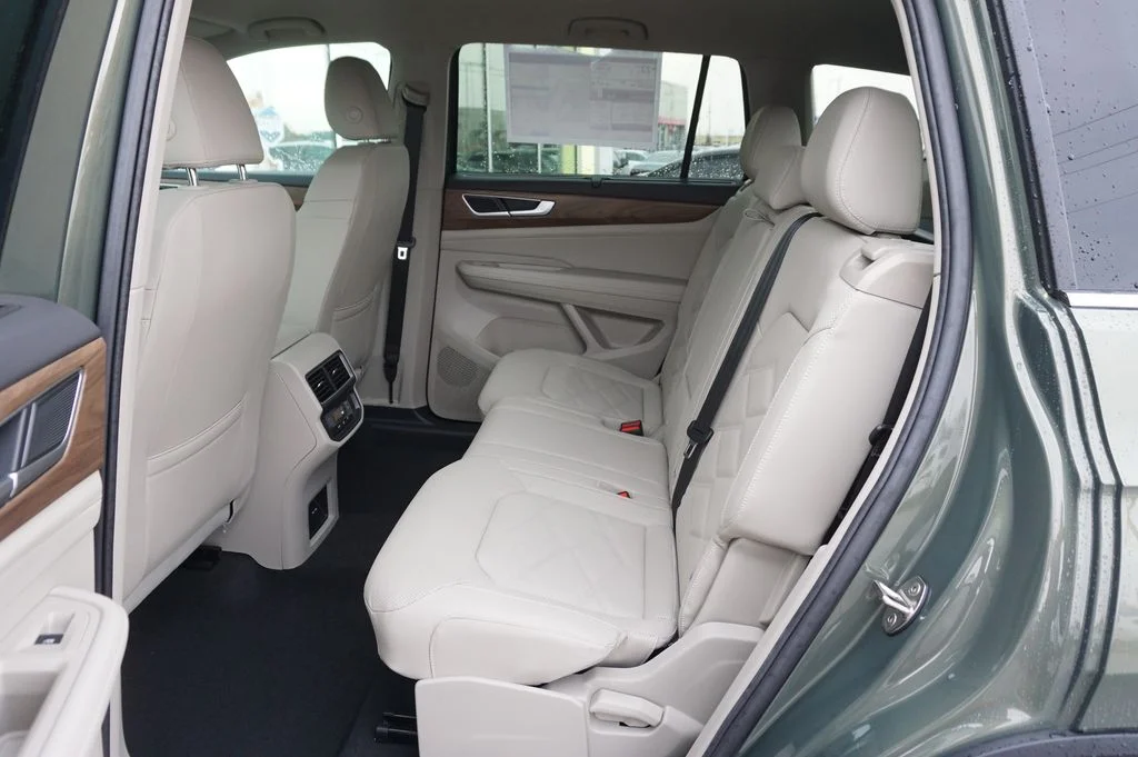 New 2026 Green Volkswagen 2.0T SE w/Technology image 11