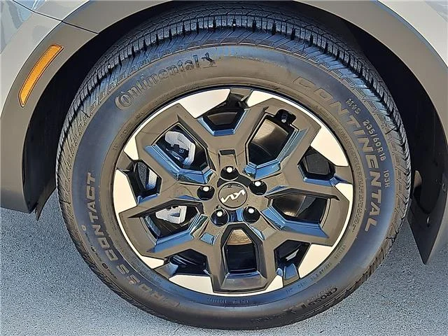 Used 2025 Wolf Gray KIA S Front-Wheel Drive image 8