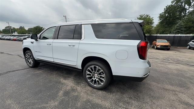 2026 GMC Yukon XL Denali - Photo 6