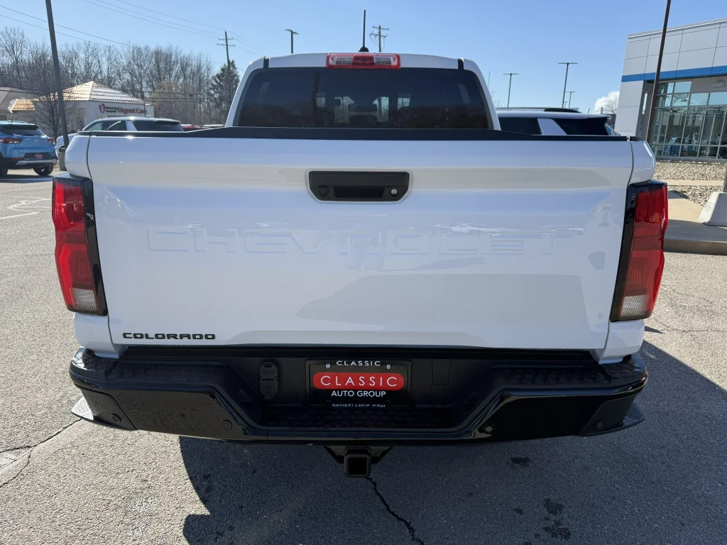 New 2026 Summit White Chevrolet Z71 image 5