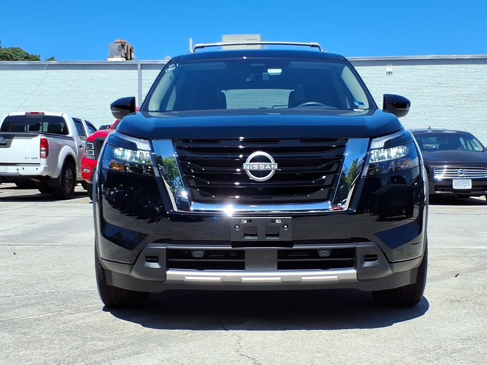 Used 2025 Super Black Nissan SL image 2