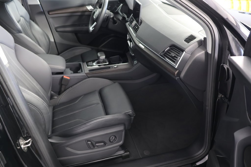Used 2024 Mythos Black Metallic Audi 45 S line Premium Plus image 24