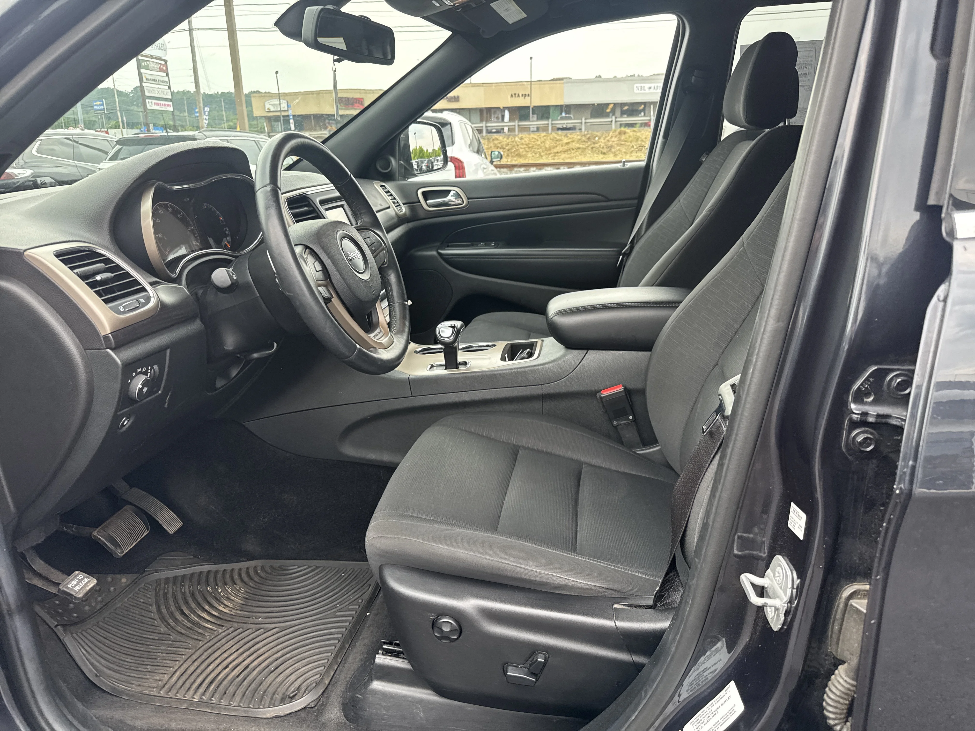 Used 2014 Maximum Steel Metallic Clearcoat Jeep Laredo image 12