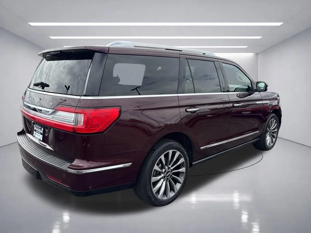 Used 2018 Burgundy Velvet Metallic Tinted Clearcoat Lincoln Select image 6