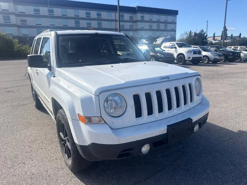 Used 2015 Bright White Clearcoat Jeep Sport image 8