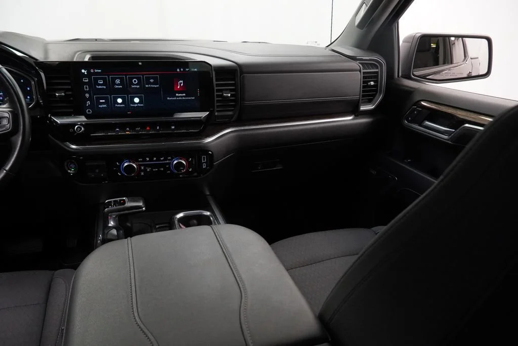 Used 2023 Onyx Black GMC Elevation image 15