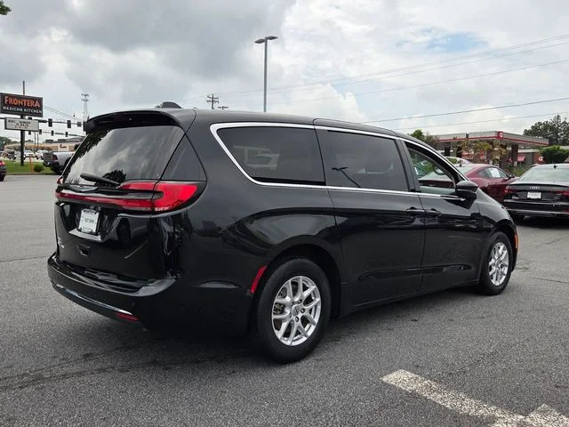 Used 2023 Black Chrysler Touring L image 9