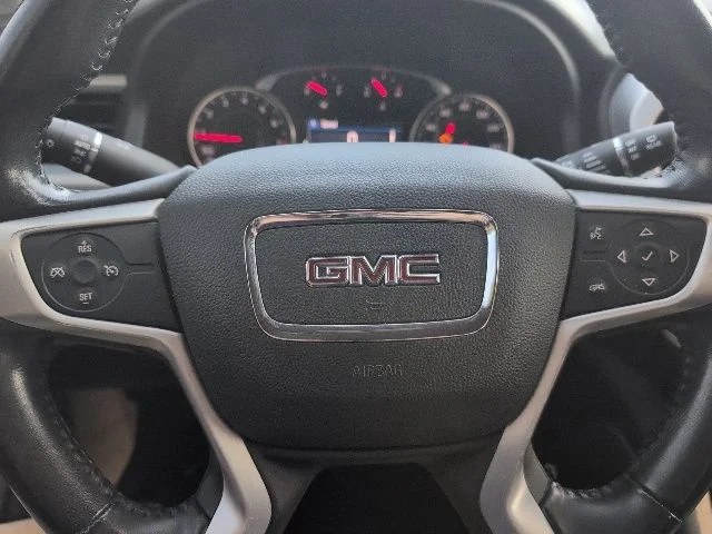 Used 2020 White GMC SLE image 20