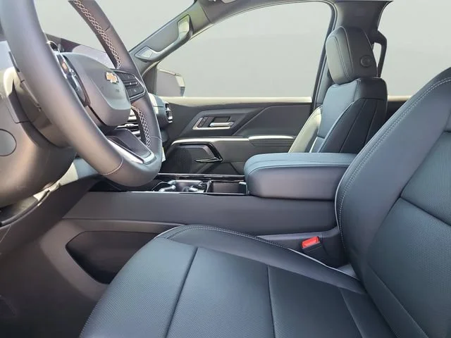 New 2026 Summit White Chevrolet LT - Extended Range image 21