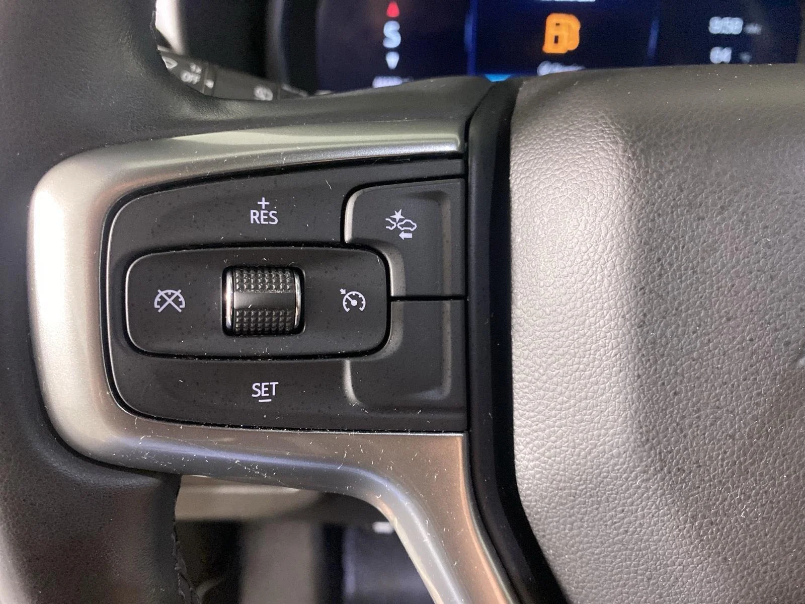 Used 2023 Summit White Chevrolet Z71 image 15