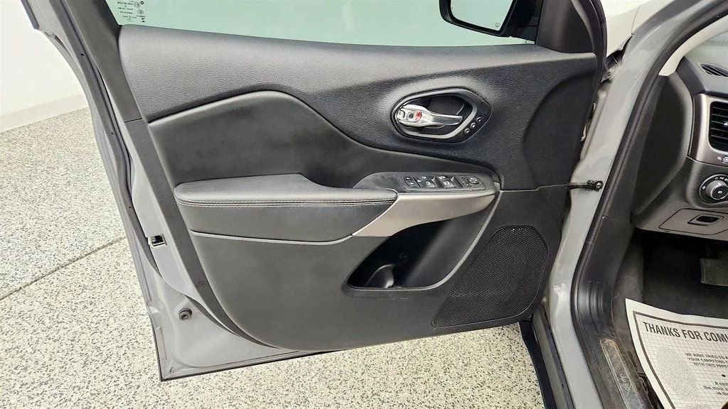 Used 2021 Sting-Gray Clearcoat Jeep Limited 4x4 image 11