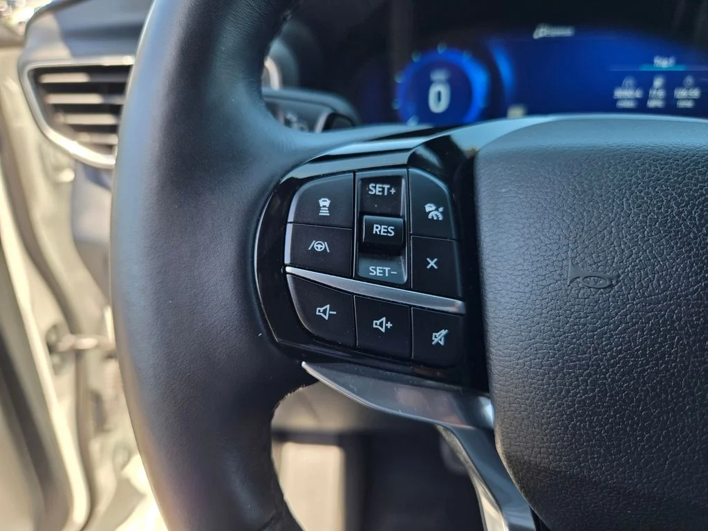 Used 2021 White Metallic Ford Platinum image 23