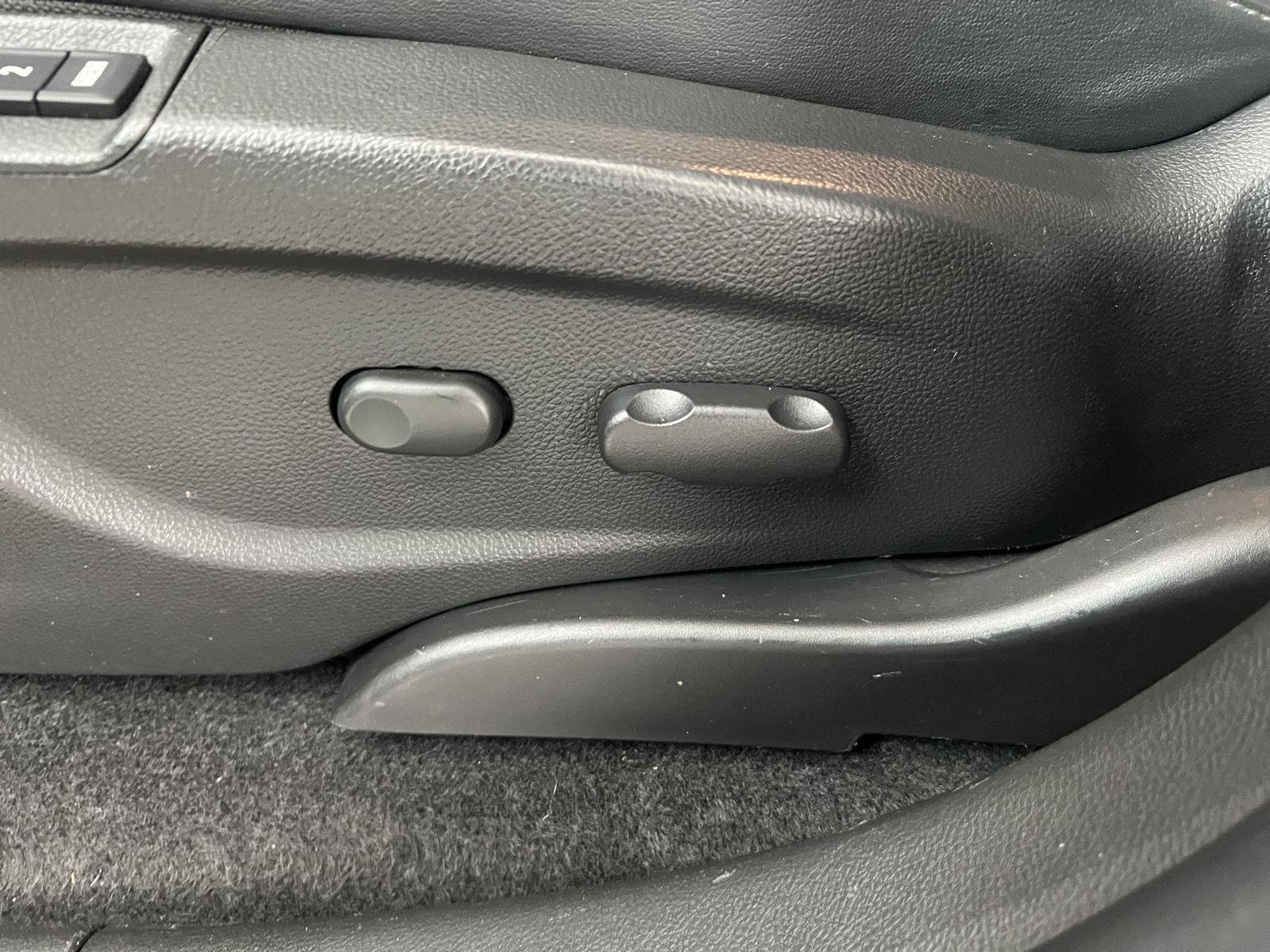 Used 2019 Satin Steel Metallic Buick Essence image 5