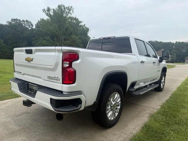 Used 2022 Beige Chevrolet High Country image 5