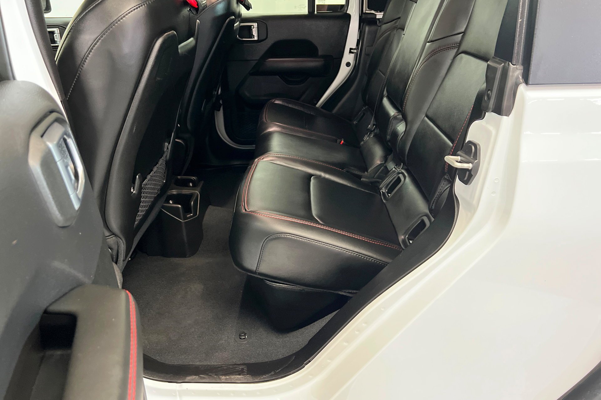 Certified Used 2024 Bright White Clearcoat Jeep Rubicon image 22