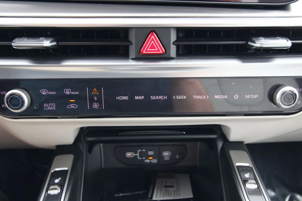 New 2026 Snow White Pearl Kia EX image 33