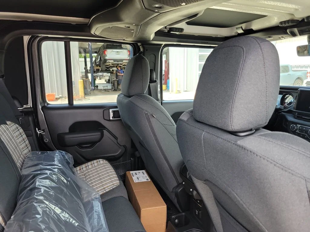 New 2026 Granite Crystal Metallic Clear-Coat Exterior Paint Jeep 85th Anniversary Edition image 27