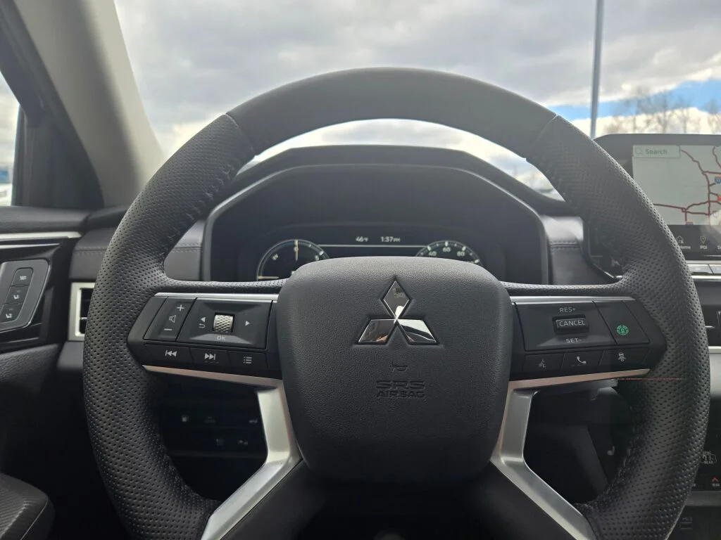 2025 Mitsubishi Outlander Plug-in Hybrid SEL - Photo 33