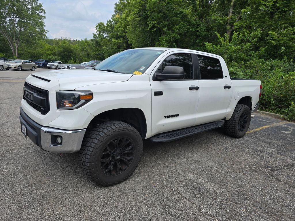 Used 2017 Toyota Tundra SR5 with VIN 5TFDW5F12HX628397 for sale in Kansas City