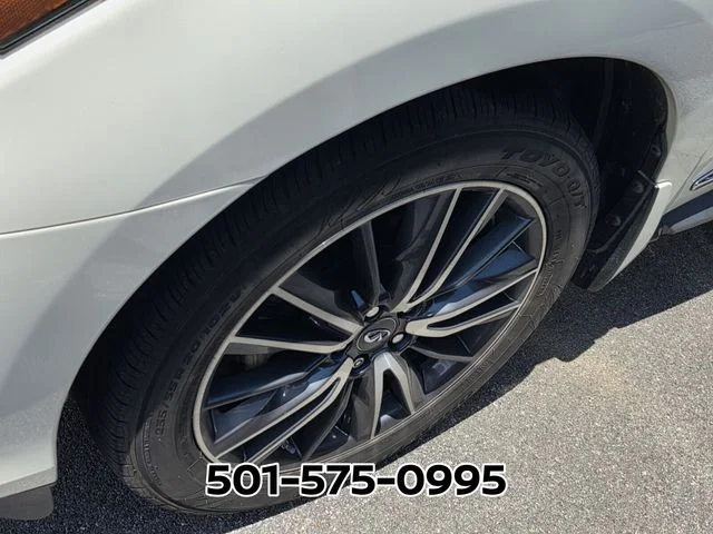 Used 2018 White INFINITI Base image 4