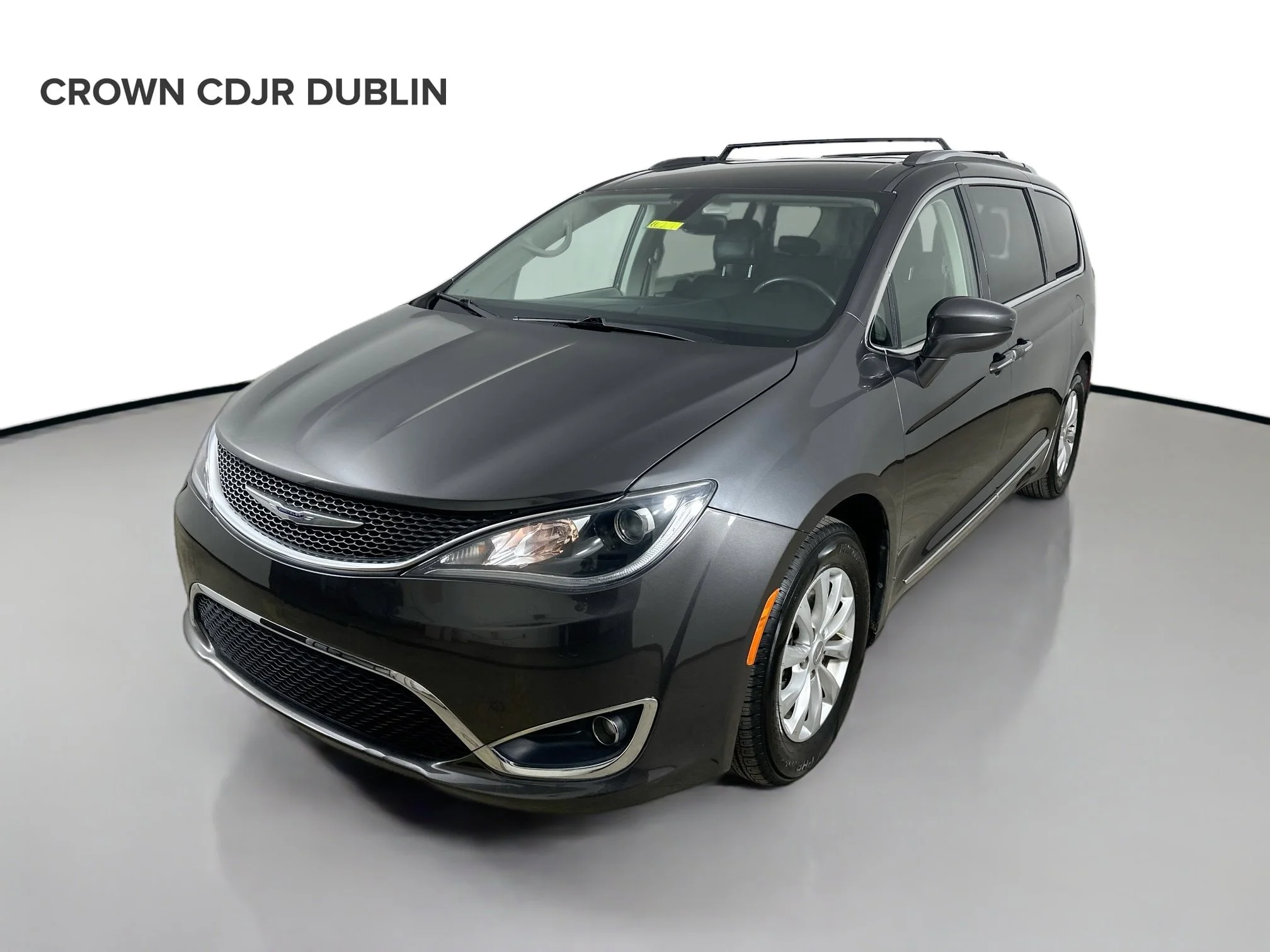 2019 Chrysler Pacifica Touring L's photo
