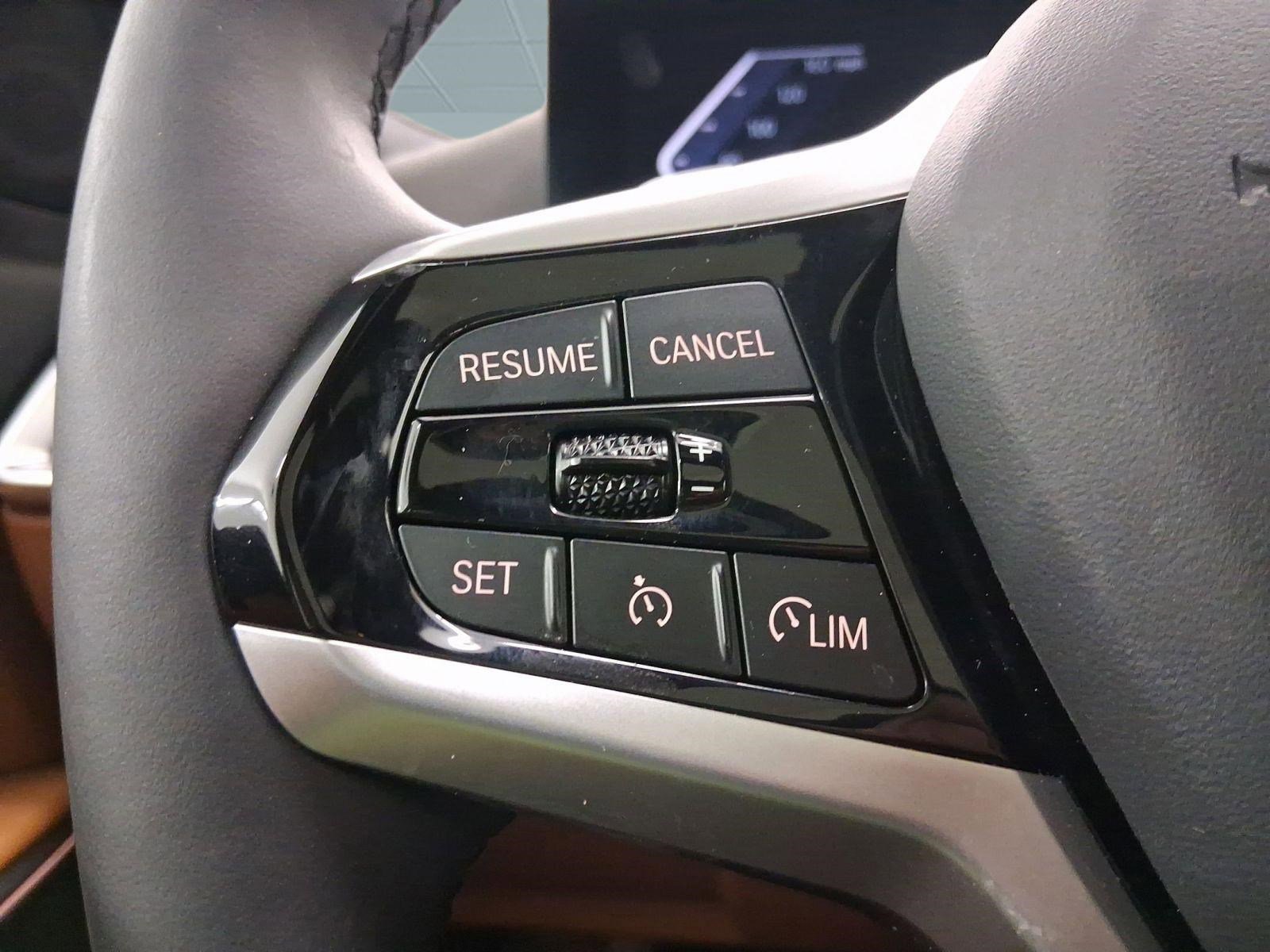 2025 BMW 3 Series 330i - Photo 15