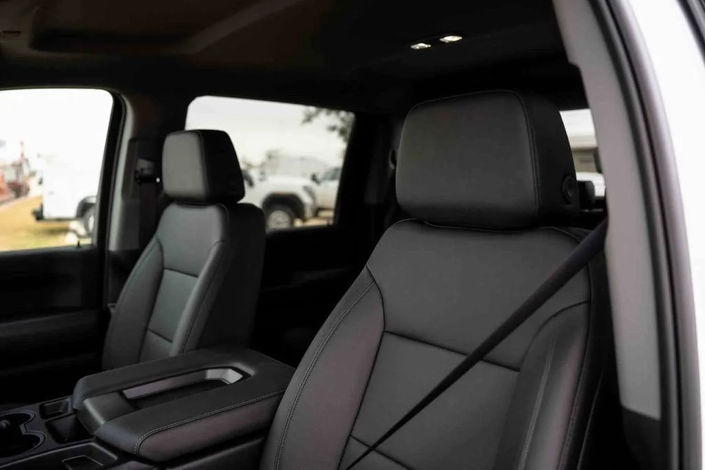 2025 GMC Sierra 2500HD Pro - Photo 11