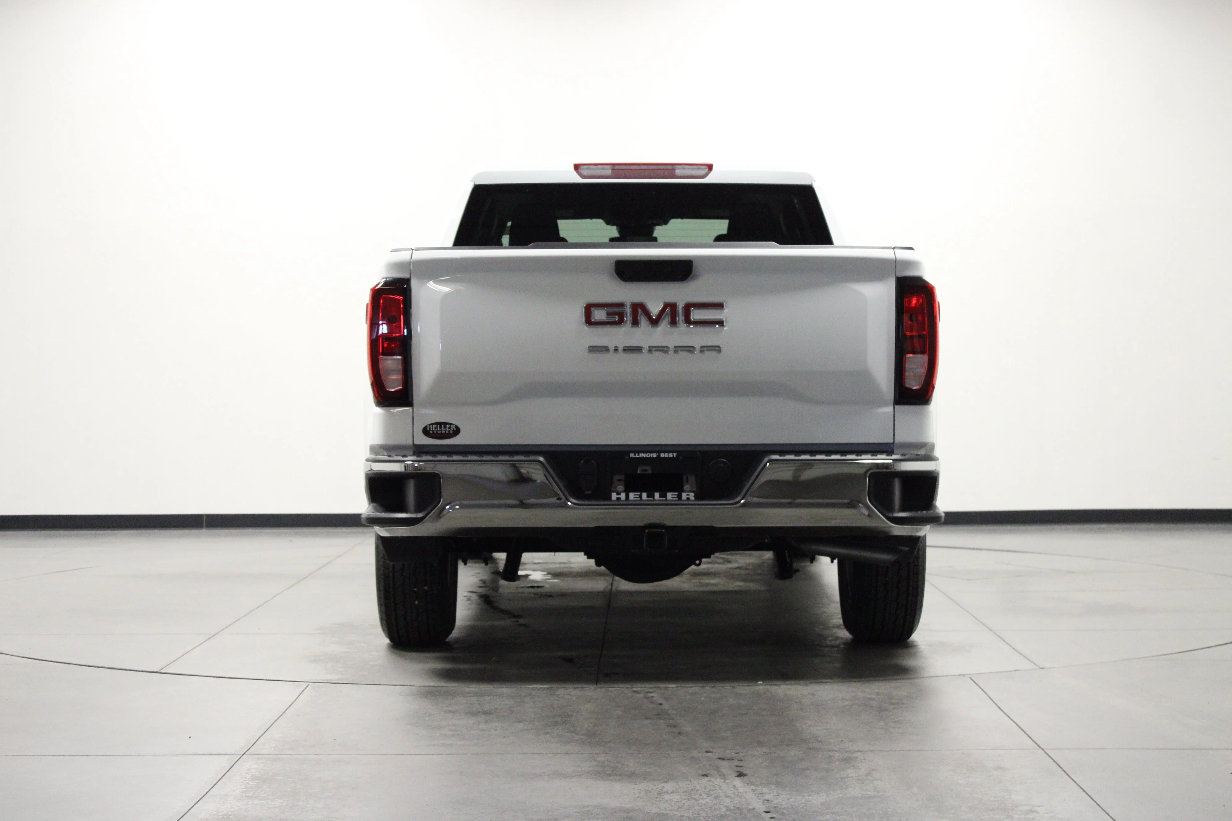 New 2026 Summit White GMC Pro image 5