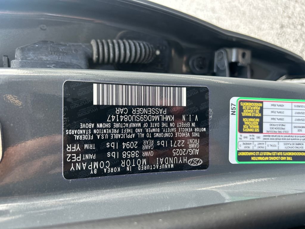 Used 2025 Gray Hyundai SEL Sport image 22