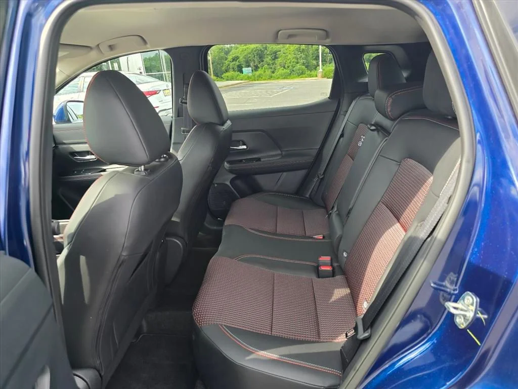 Used 2025 Blue Nissan SR image 12
