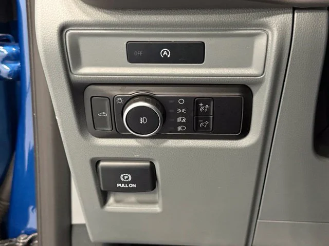 Used 2025 Blue Ford XLT image 11