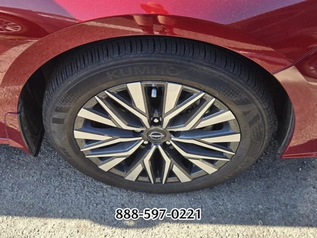 Used 2024 Scarlet NISSAN 2.5 SV image 6