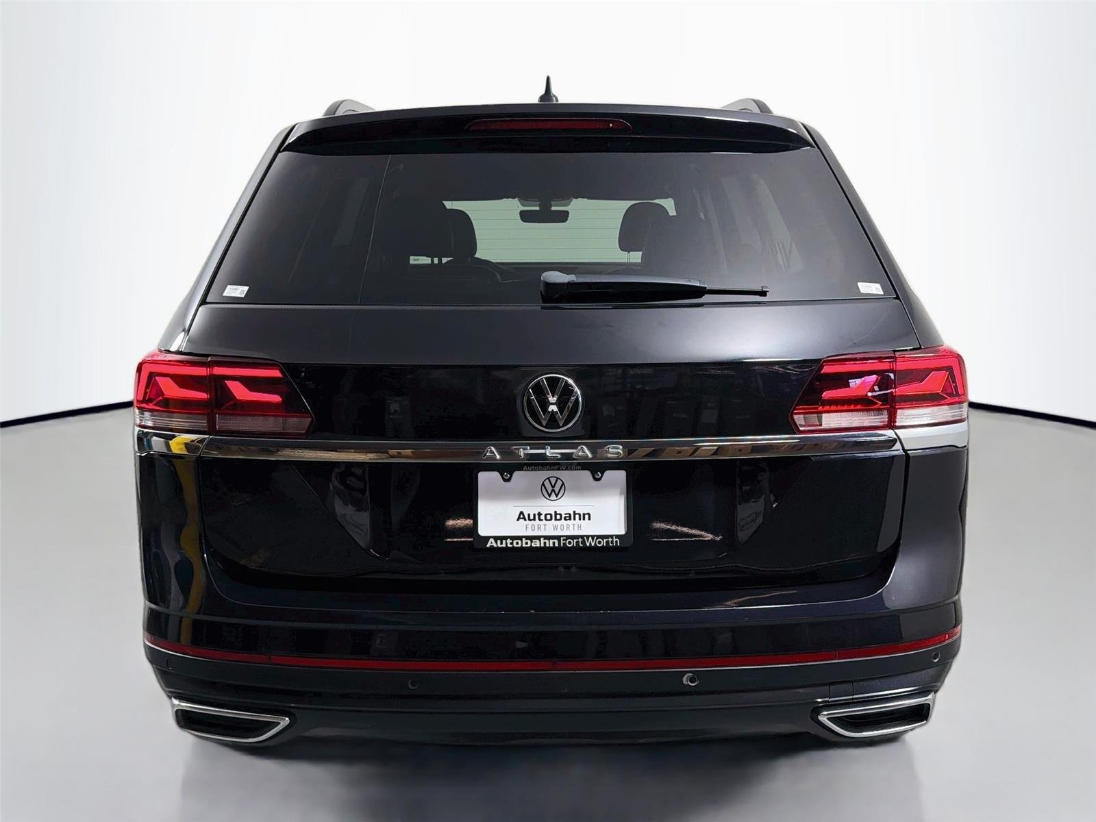 Used 2023 Deep Black Pearl Volkswagen 2.0T SE w/Technology image 6
