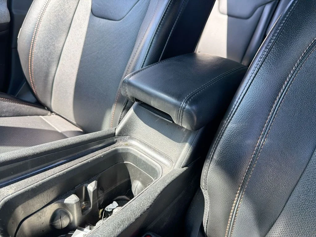 Certified Used 2023 Silver Jeep Latitude Lux image 21
