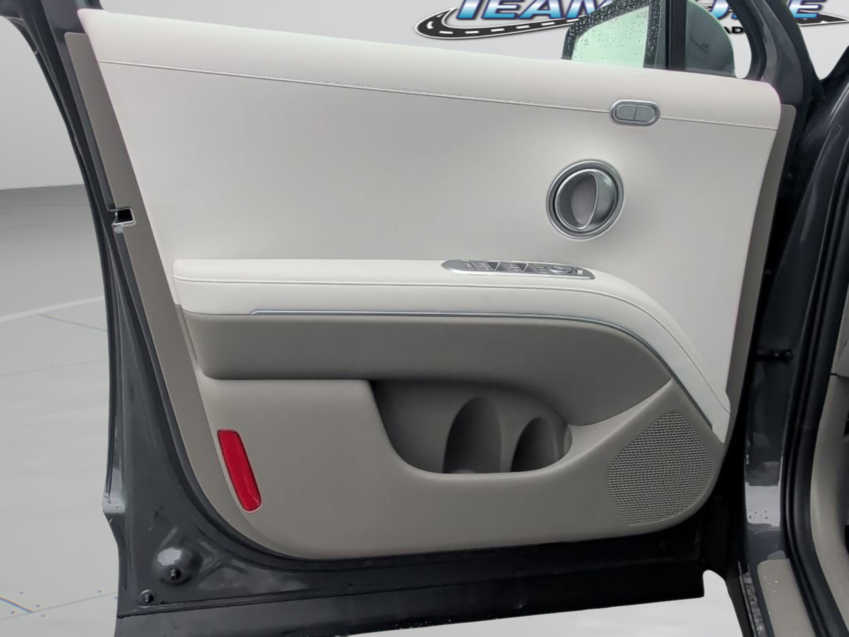 New 2026 Ecotronic Gray Pearl Hyundai Blue SEL Premium 8P image 17