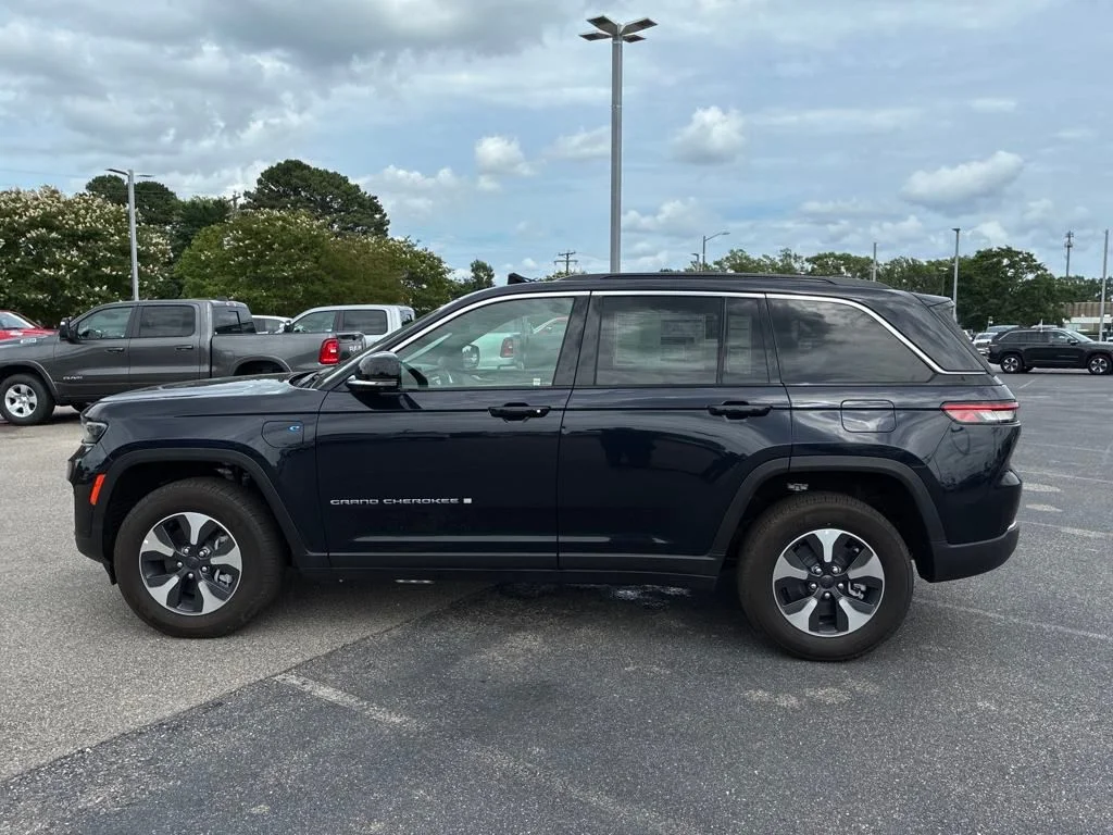 New 2024 Midnight Sky Jeep 4xe image 2