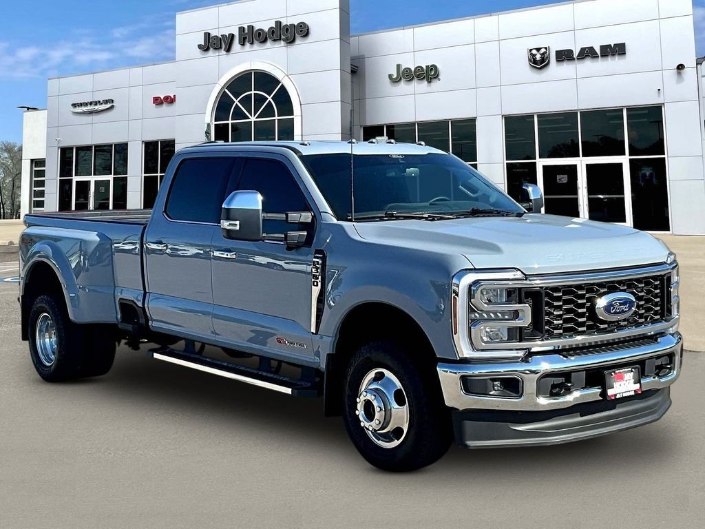 2025 Ford F-350 Super Duty Lariat