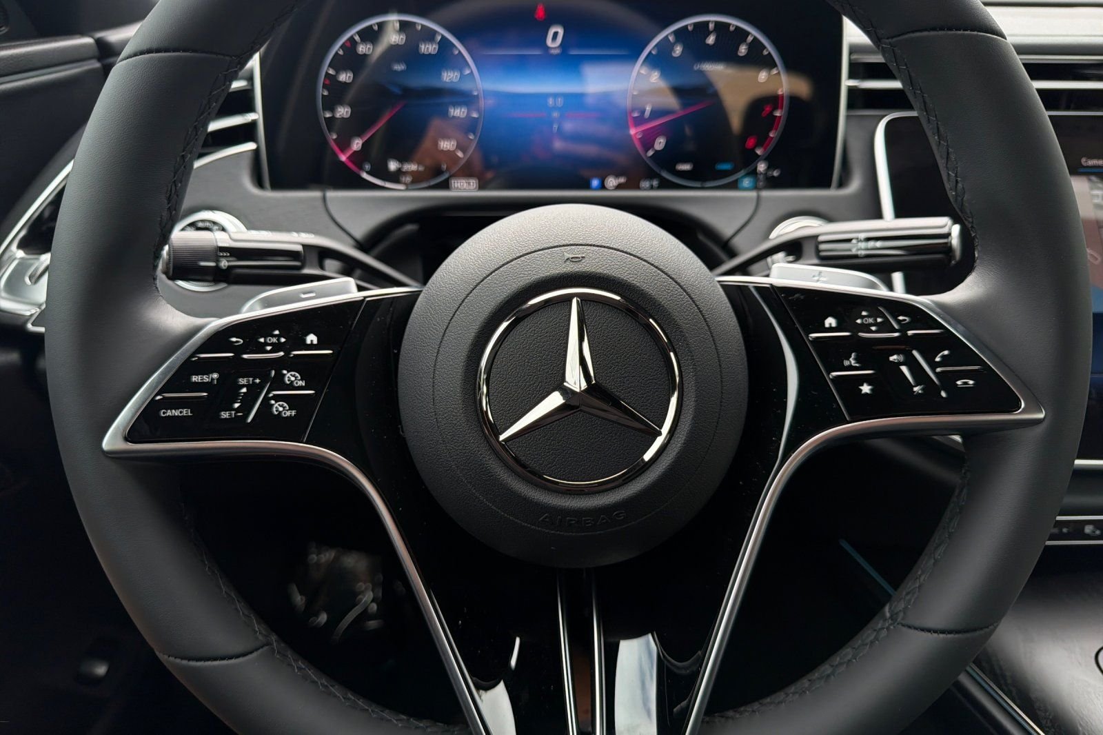 New 2026 MANUFAKTUR Alpine Grey Mercedes-Benz E 350 image 24