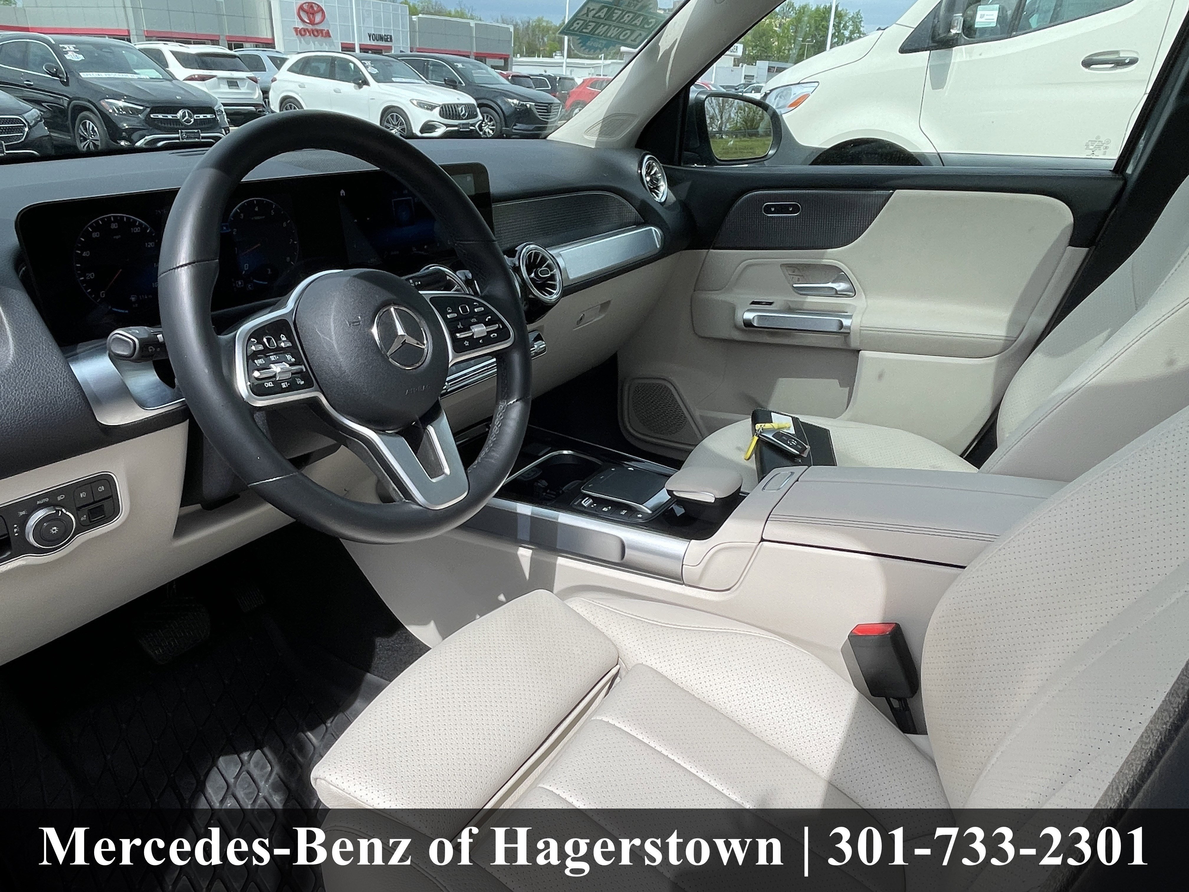 Certified Used 2022 Mountain Grey Metallic Mercedes-Benz GLB 250 4MATIC® SUV image 5