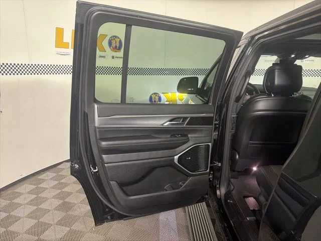 New 2026 High Gloss Black Exterior Paint Jeep Grand Wagoneer image 44