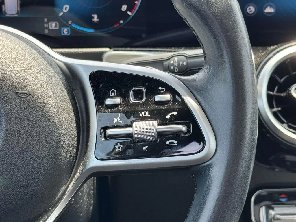 Used 2020 Gray Mercedes-Benz GLB 250 image 21
