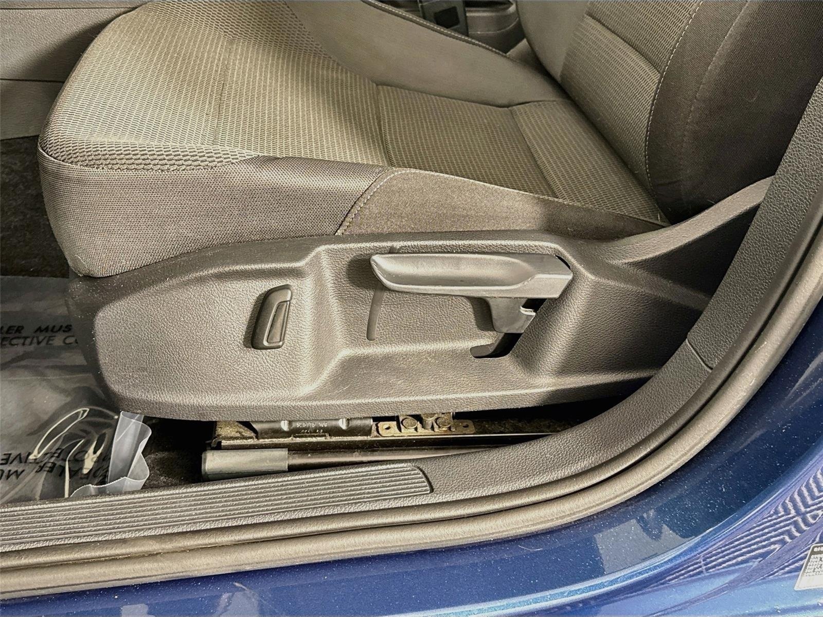 Used 2017 Silk Blue Metallic Volkswagen S image 19