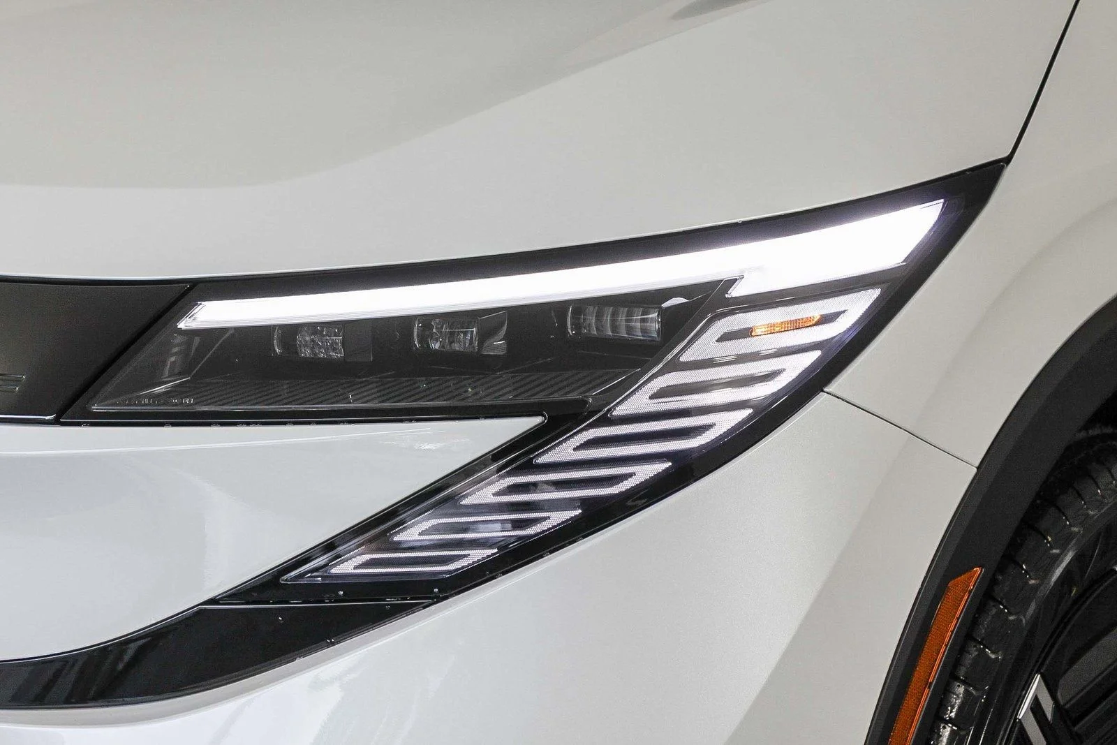 New 2026 Everest White Pearl TriCoat Nissan S+ image 4