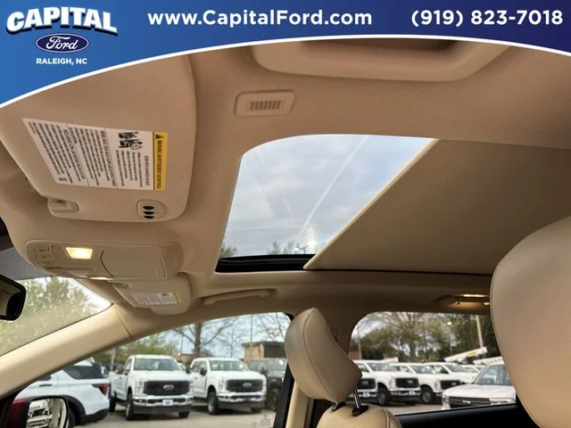 Used 2022 Red Ford SEL image 24