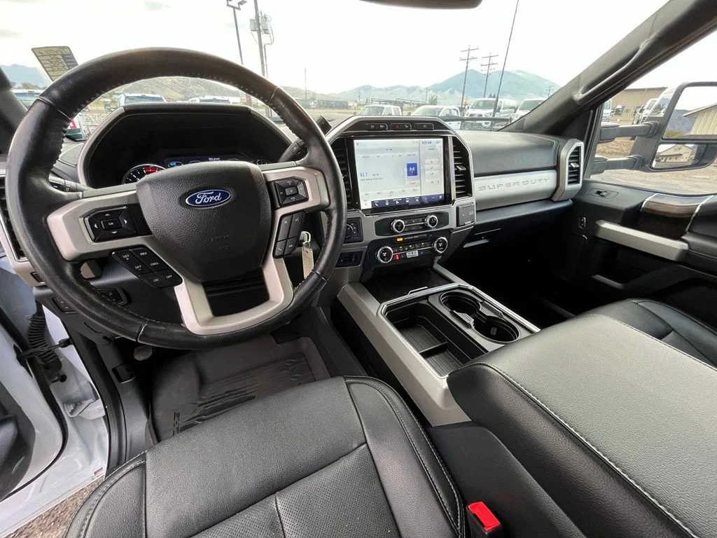 Used 2022 White Ford Lariat image 10