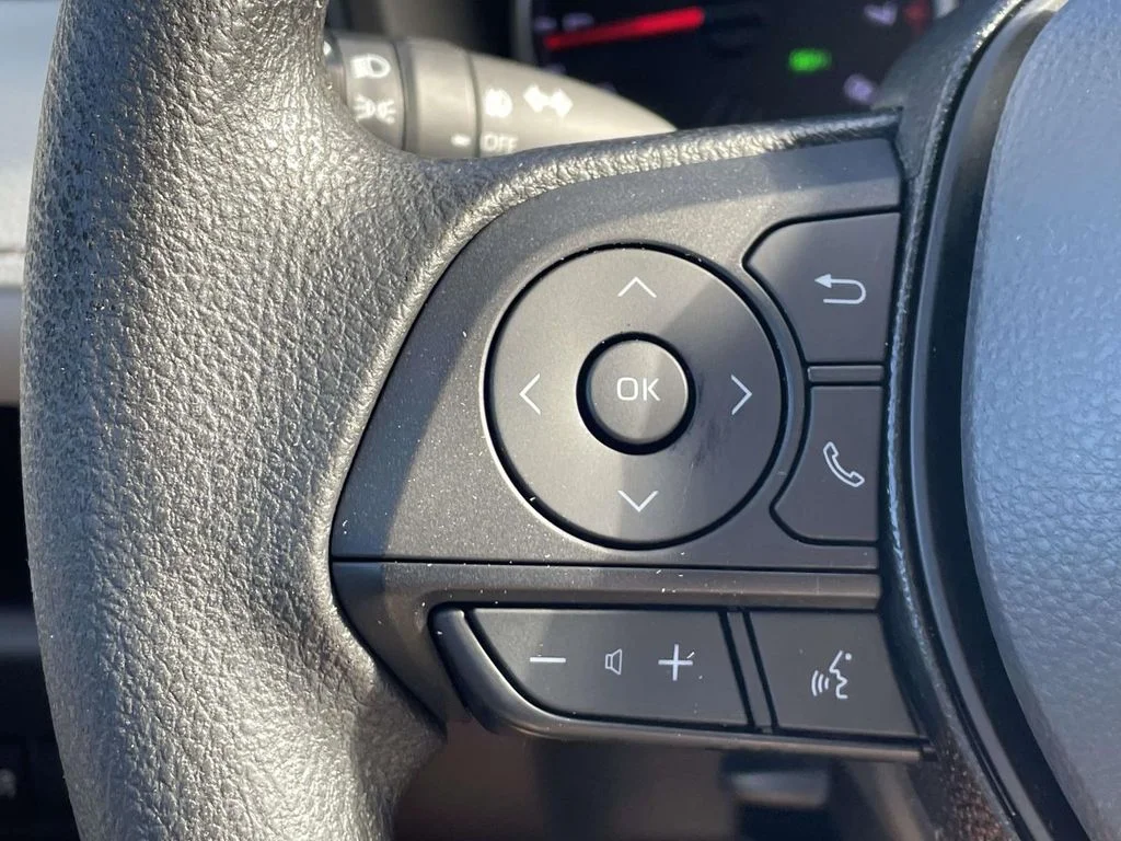 Used 2021  Toyota XLE image 28